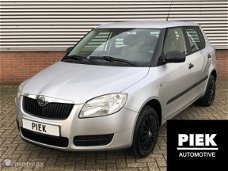 Skoda Fabia - 1.2-12V Ambition AIRCO NIEUWE BANDEN