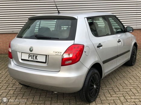 Skoda Fabia - 1.2-12V Ambition AIRCO NIEUWE BANDEN - 1