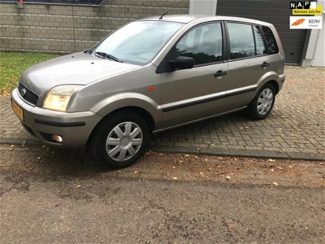 Ford Fusion - 1.6-16V Luxury 82000KM AIRCO 2003 APK 4-2020 - 1