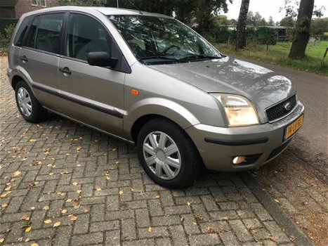 Ford Fusion - 1.6-16V Luxury 82000KM AIRCO 2003 APK 4-2020 - 1