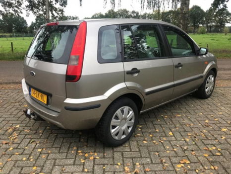 Ford Fusion - 1.6-16V Luxury 82000KM AIRCO 2003 APK 4-2020 - 1