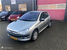 Peugeot 206 - 1.4-16V Gentry Premium