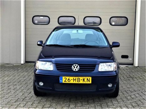 Volkswagen Polo - 1.4 16V Highline - 1