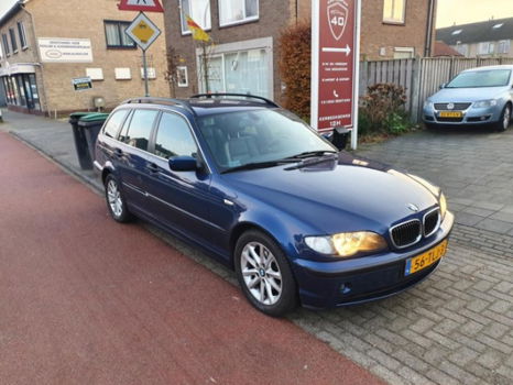 BMW 3-serie Touring - 318d Black & Silverline - 1