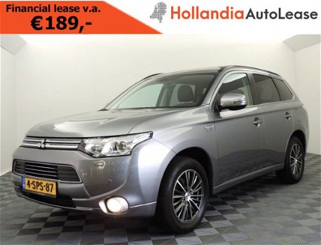 Mitsubishi Outlander - 2.0 PHEV Instyle + (schuifdak, leer, xenon, navigatie) - 1