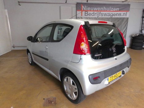 Peugeot 107 - 1.0-12V XS - 1