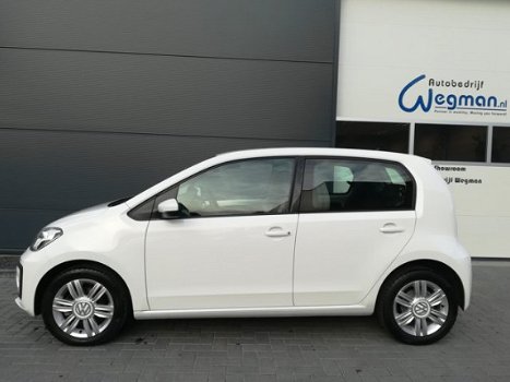 Volkswagen Up! - 1.0 BMT high up airco, parkeersensoren achter, lederen stuur - 1