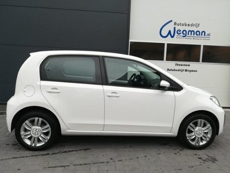 Volkswagen Up! - 1.0 BMT high up airco, parkeersensoren achter, lederen stuur - 1