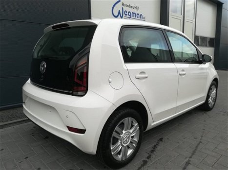 Volkswagen Up! - 1.0 BMT high up airco, parkeersensoren achter, lederen stuur - 1