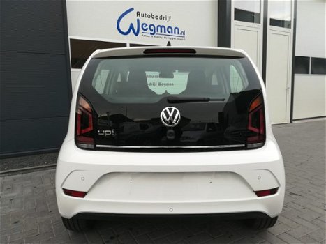 Volkswagen Up! - 1.0 BMT high up airco, parkeersensoren achter, lederen stuur - 1