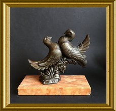Art deco beeldje op marmer : vogels, duif