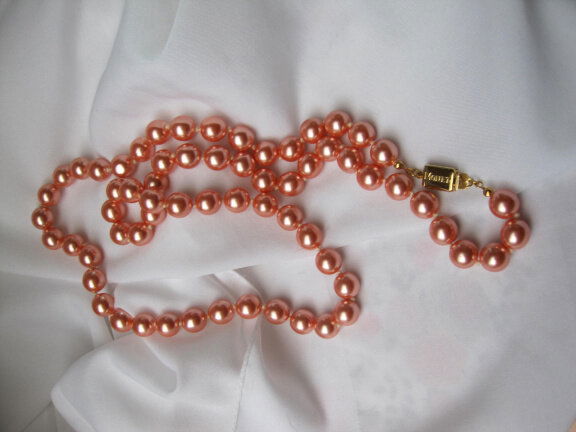 VERKOCHT Ketting Monet perzik/roze kralen met goudkleurige sluiting 76 cm - Afbeelding 5
