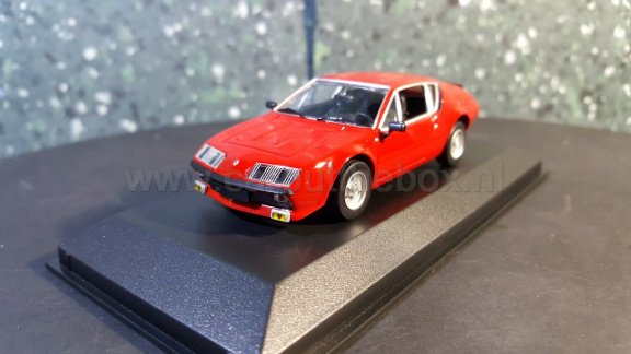 Renault Alpine A310 rood 1:43 Maxichamps - 2