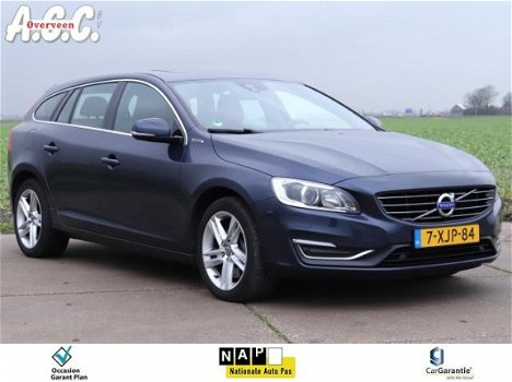 Volvo V60 - 2.4 D6 AWD Plug-In Hybrid Xenon Leer Schuifdak - 1