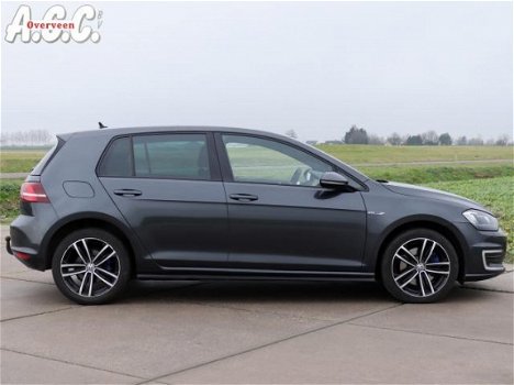 Volkswagen Golf - 1.4 TSi GTE 150pk AUTOMAAT Panodak Xenon - 1