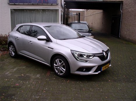 Renault Mégane - 1.5 dCi Eco2 Zen Bij 54.334 km groot onderhoud gehad met nieuwe banden voor 1104 eu - 1