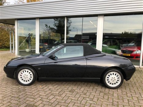 Alfa Romeo Spider - 3.0 V6 - 1