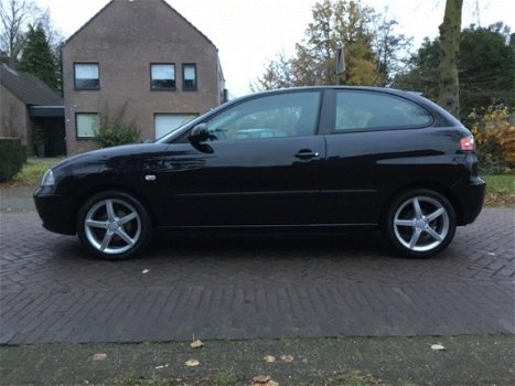 Seat Ibiza - 1.4-16V Sport met airco en een nieuwe APK - 1