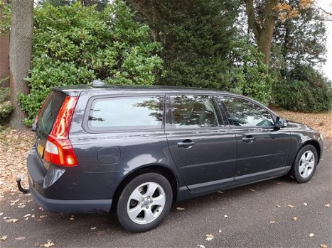 Volvo V70 - 2.4D Automaat Limited Edition Leder/ Navigatie / Trekhaak - 1