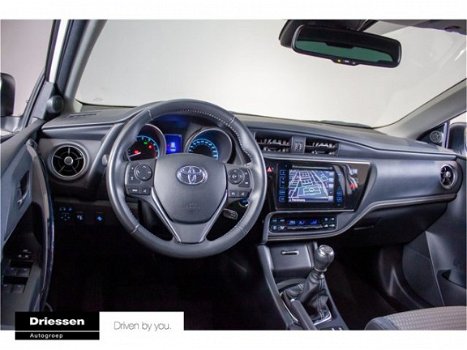 Toyota Auris Touring Sports - 1.2T Dynamic (Navigatie - Climate control - Keyless) - 1