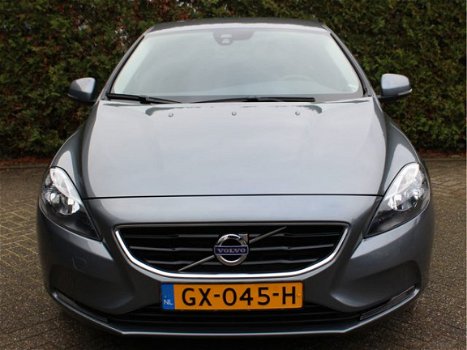 Volvo V40 - 2.0 T2 123 PK Momentum Clima FM-Navi Stoelverw - 1