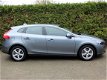 Volvo V40 - 2.0 T2 123 PK Momentum Clima FM-Navi Stoelverw - 1 - Thumbnail