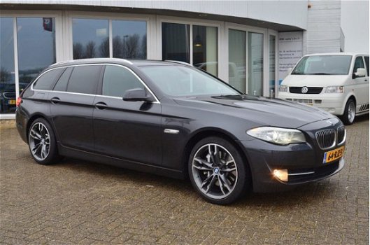 BMW 5-serie Touring - 3.0D High Exe 299pk *NaviPro, Leder, Xenon, Clima - 1