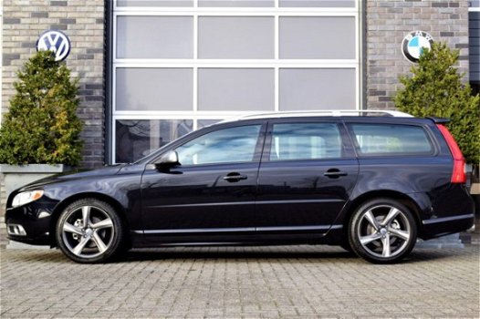 Volvo V70 - T4 180PK R-EDITION ORG. NL AUT. LEDER NAVI - 1