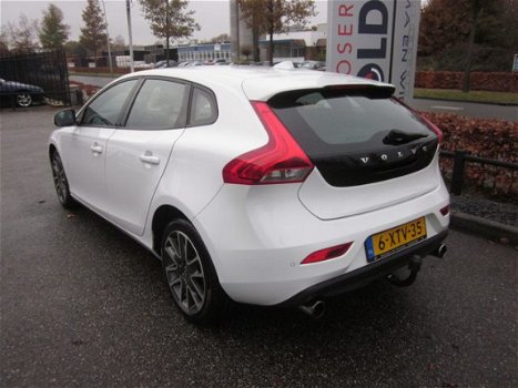 Volvo V40 - 2.0 D4 Base Business 190 pk Navigatie+Trekhaak - 1