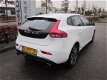 Volvo V40 - 2.0 D4 Base Business 190 pk Navigatie+Trekhaak - 1 - Thumbnail