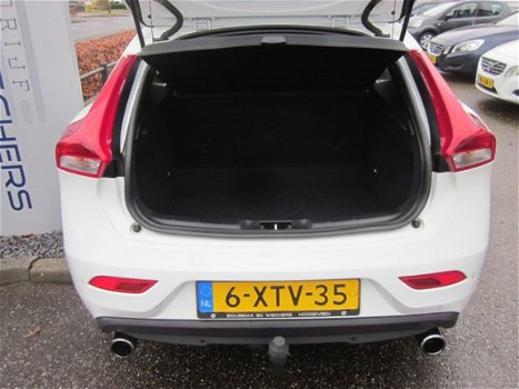 Volvo V40 - 2.0 D4 Base Business 190 pk Navigatie+Trekhaak - 1