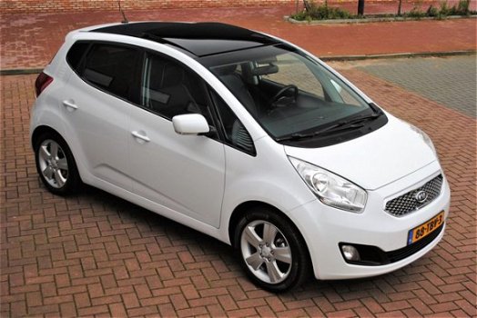 Kia Venga - 1.4 CVVT Fuse * Pano / Navi / Leer - 1