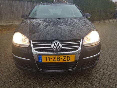 Volkswagen Jetta - 1.6 FSI Comfortline mooie gave perfect lopende auto - 1