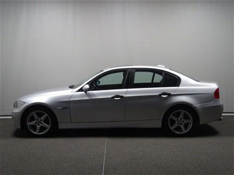 BMW 3-serie - 320i - 1