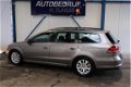 Volkswagen Passat Variant - 1.4 TSI Comfortline Automaat - Airco, Cruise, PDC, NAVI, Trekhaak - 1 - Thumbnail