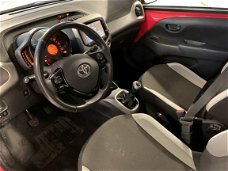 Toyota Aygo - 1.0 VVT-i x-play AIRCO CAMERA TEL USB CRUISE