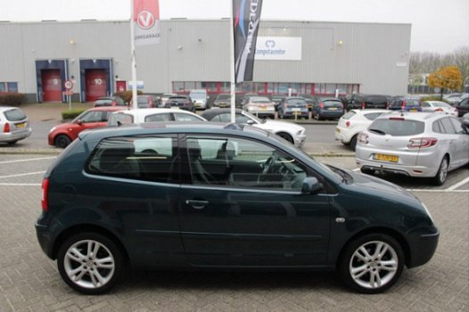 Volkswagen Polo - 1.4-16V Highline - 1