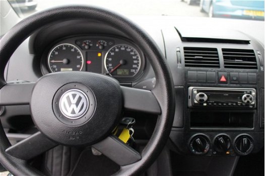 Volkswagen Polo - 1.4-16V Highline - 1