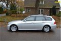 BMW 3-serie Touring - 318d Introduction EXPORTPRIJS navi/MFS/NAP/cruise - 1 - Thumbnail