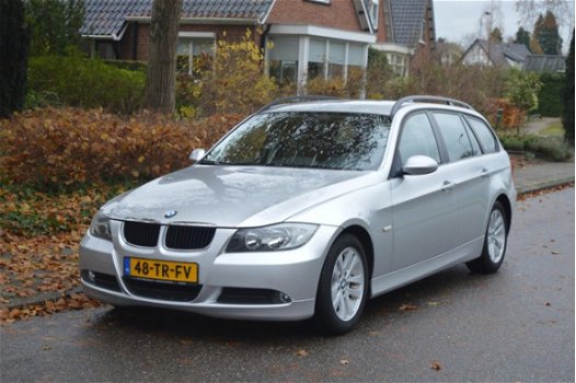 BMW 3-serie Touring - 318d Introduction EXPORTPRIJS navi/MFS/NAP/cruise - 1