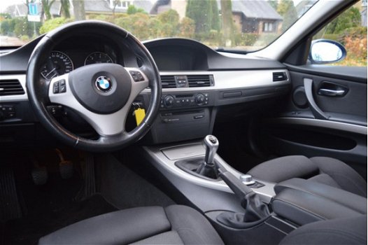 BMW 3-serie Touring - 318d Introduction EXPORTPRIJS navi/MFS/NAP/cruise - 1