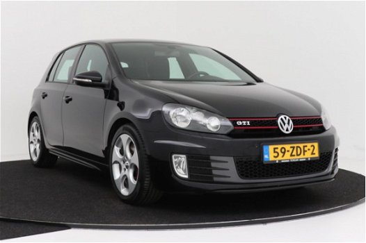 Volkswagen Golf - 2.0 GTI | 211 pk | Navigatie | Org NL | PDC V+A - 1