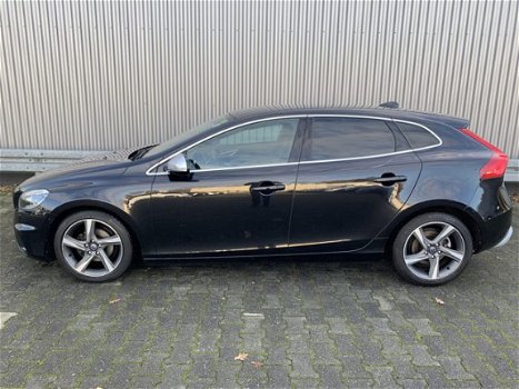 Volvo V40 - 1.6 D2 R-DESIGN NAVI XENON 1/LEDER STOELVERW. PDC LMV - 1