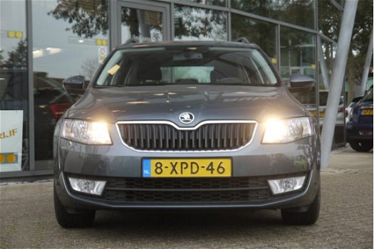 Skoda Octavia Combi - 1.2 TSI Ambition Businessline NL-Auto Nav/climate - 1