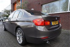 BMW 3-serie - 320i Sport Automaat High Executive Xenon Leder Harman/Kardon Camera