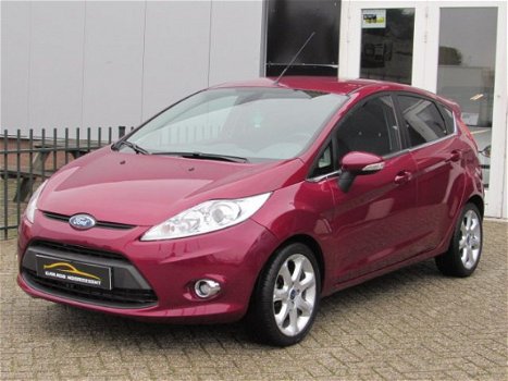 Ford Fiesta - 1.4 97pk Titanium 5-DEURS|ECC/AIRCO|USB AUX|BLUE TOOTH TEL|GETINT GLAS|STOELVERWARMING - 1