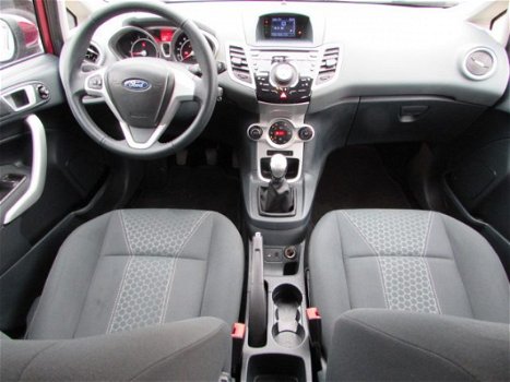 Ford Fiesta - 1.4 97pk Titanium 5-DEURS|ECC/AIRCO|USB AUX|BLUE TOOTH TEL|GETINT GLAS|STOELVERWARMING - 1