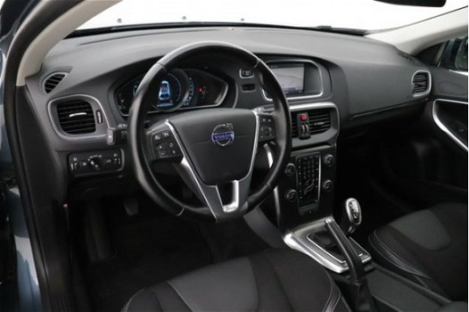 Volvo V40 - 1.6 D2 Momentum | Camera | Navigatie | Dealer Onderhouden - 1
