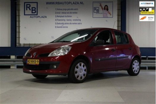 Renault Clio - 1.2-16V Special Line 2e EIG / NAP / 5drs / AIRCO / APK 11 2020 - 1