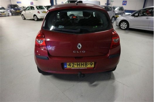 Renault Clio - 1.2-16V Special Line 2e EIG / NAP / 5drs / AIRCO / APK 11 2020 - 1